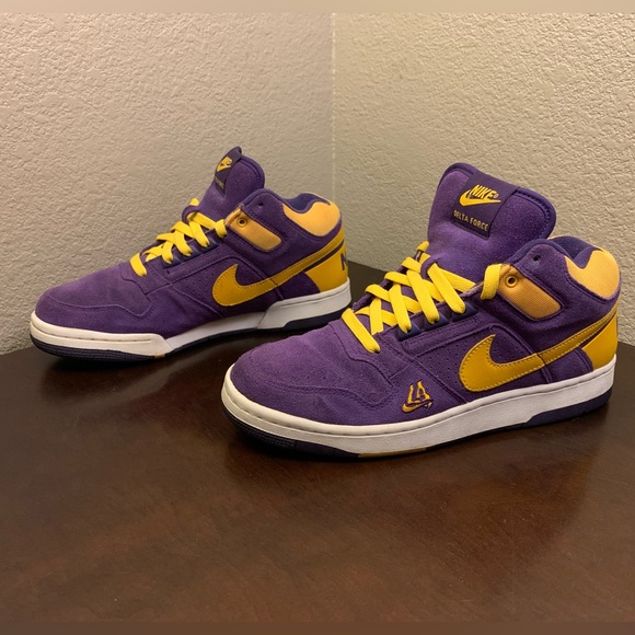 Nike 2004 Delta Force 3/4 LA KOBE Court PurpleDel Sol Men's Size 10